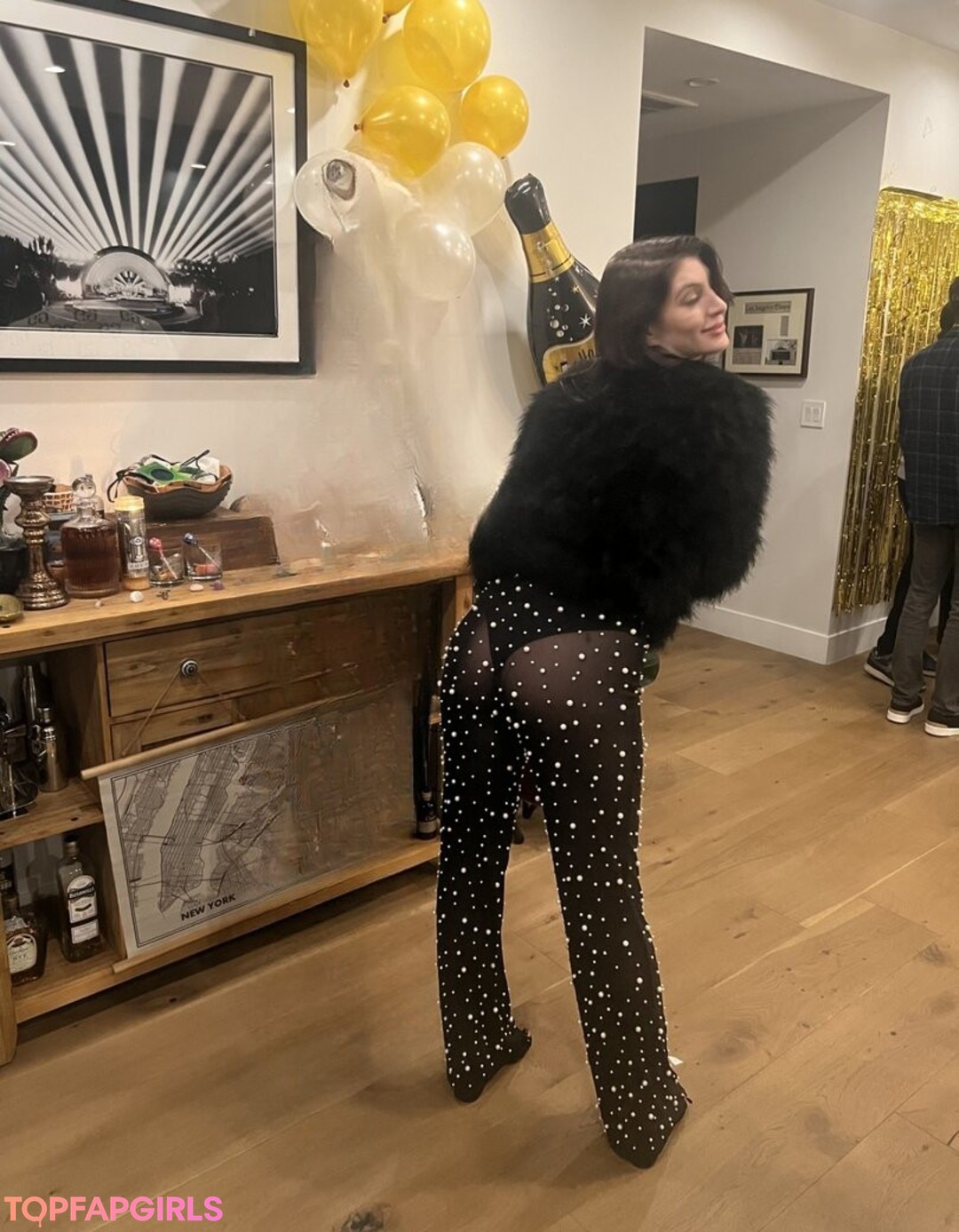 Foto desnuda filtrada de OnlyFans de Ariana Basseri #40 Foto desnuda filtrada de OnlyFans de Ariana Basseri #40