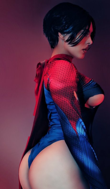 Kirsten Ria