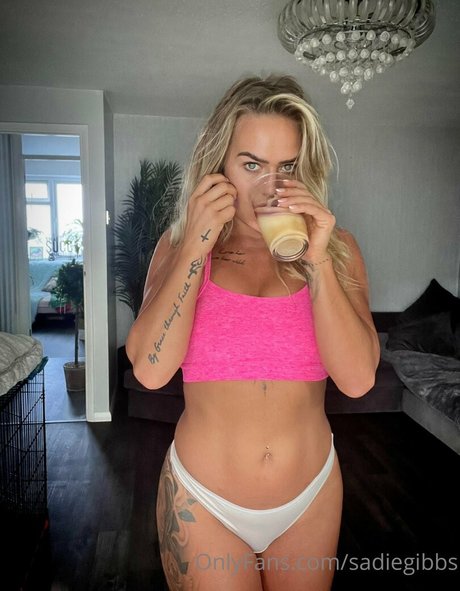 Foto desnuda filtrada de OnlyFans de Sadiegibbs