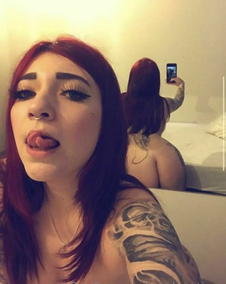 Foto desnuda filtrada de OnlyFans de Spookycutieee