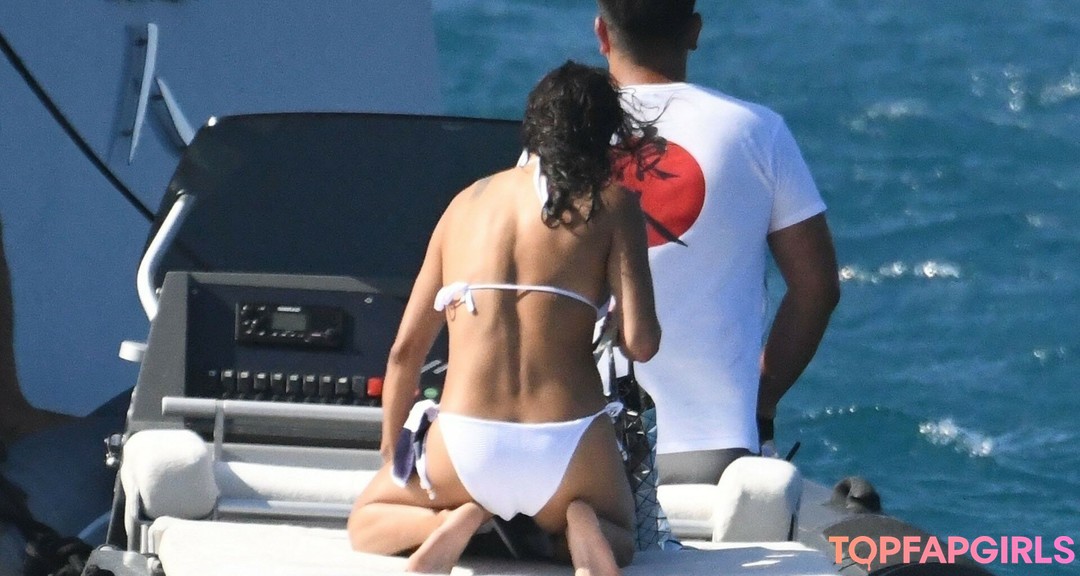 Foto desnuda filtrada de OnlyFans de Michelle Rodriguez #146 Foto desnuda filtrada de OnlyFans de Michelle Rodriguez #146