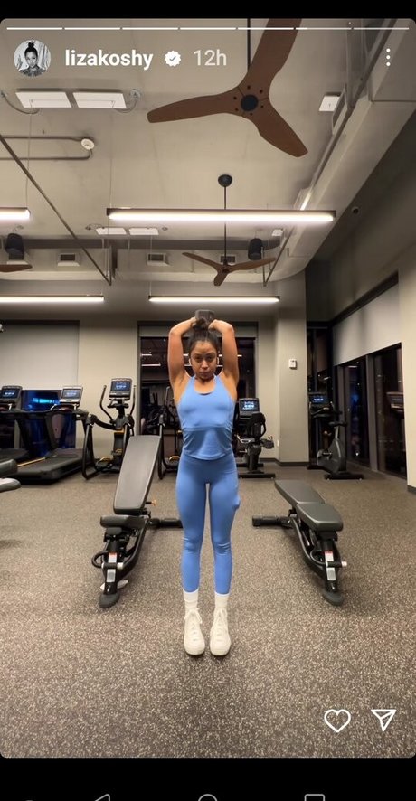 Foto desnuda filtrada de OnlyFans de Liza Koshy