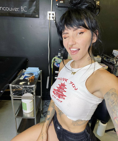 Foto desnuda filtrada de OnlyFans de Lights Poxleitner