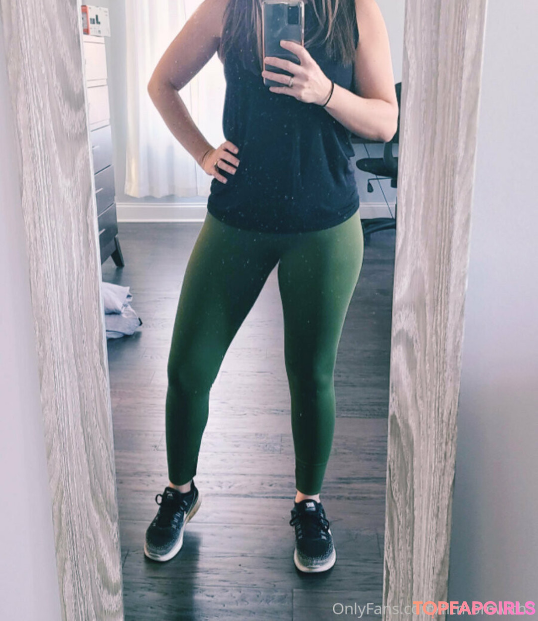 Foto desnuda filtrada de OnlyFans de Fitmomwith3 #46 Foto desnuda filtrada de OnlyFans de Fitmomwith3 #46