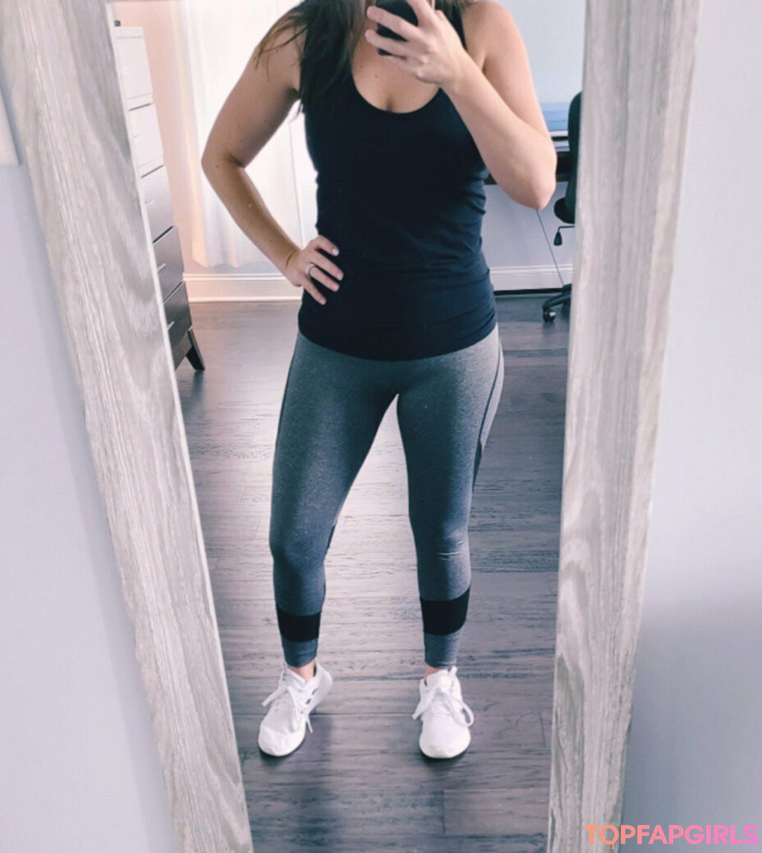 Foto desnuda filtrada de OnlyFans de Fitmomwith3 #52 Foto desnuda filtrada de OnlyFans de Fitmomwith3 #52