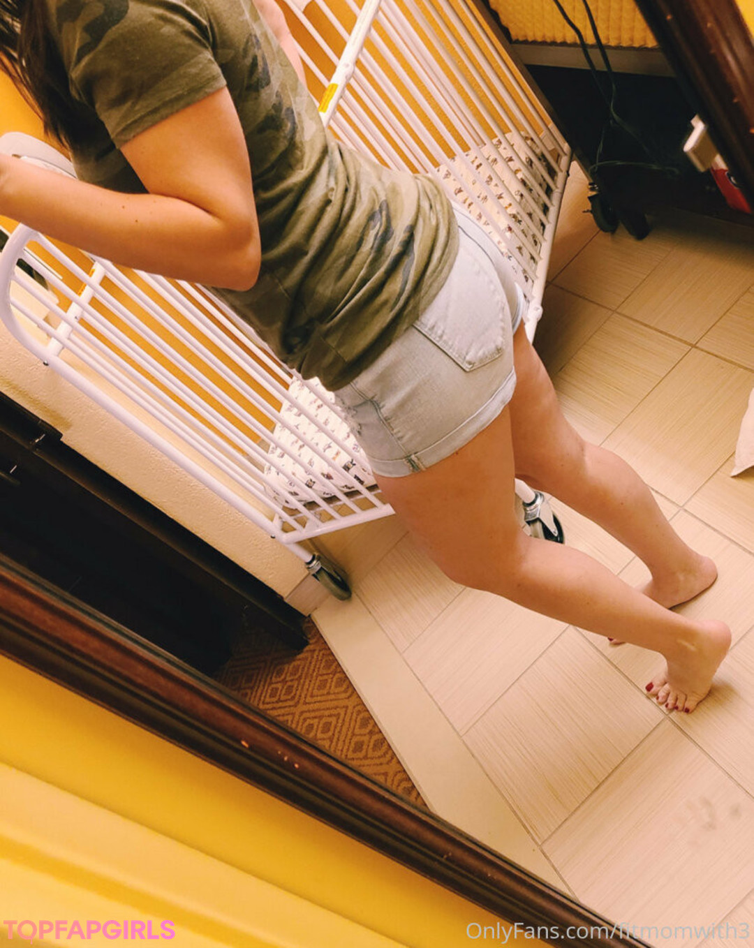 Foto desnuda filtrada de OnlyFans de Fitmomwith3 #73 Foto desnuda filtrada de OnlyFans de Fitmomwith3 #73