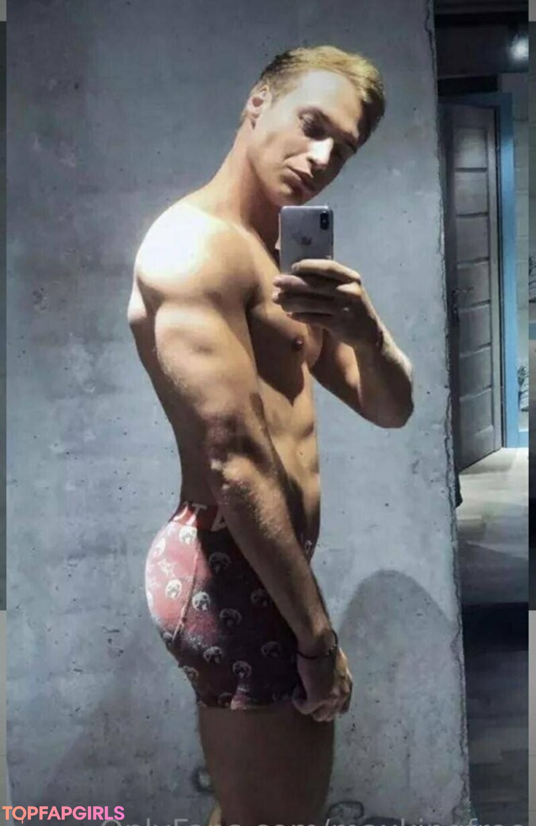 Foto desnuda filtrada de OnlyFans de Maxkingfree #162 Foto desnuda filtrada de OnlyFans de Maxkingfree #162