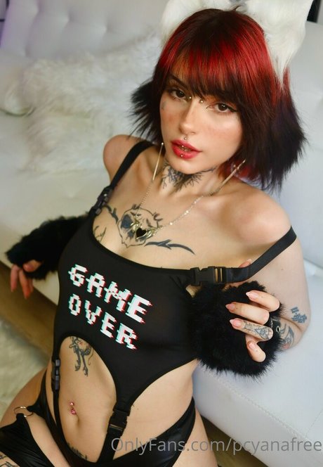Foto desnuda filtrada de OnlyFans de Elfsandi