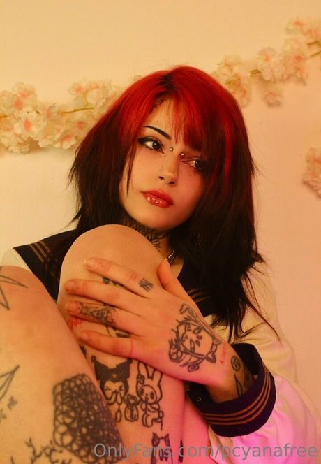 Foto desnuda filtrada de OnlyFans de Elfsandi