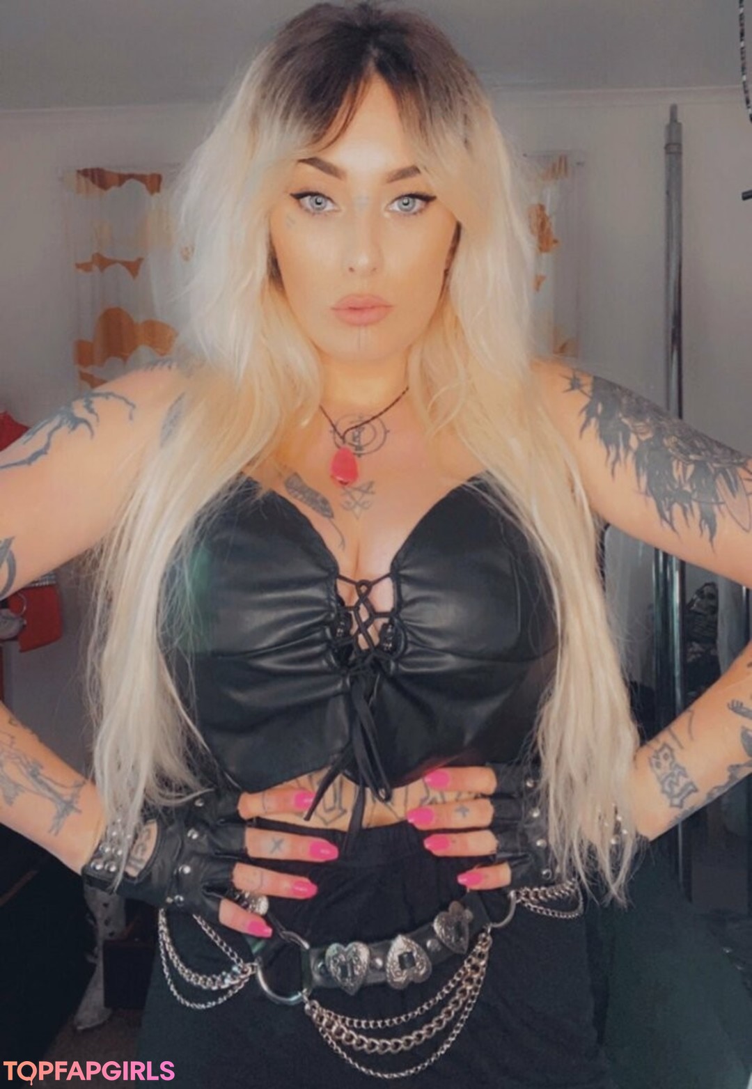 Foto desnuda filtrada de OnlyFans de Heavymetalvixen #46 Foto desnuda filtrada de OnlyFans de Heavymetalvixen #46