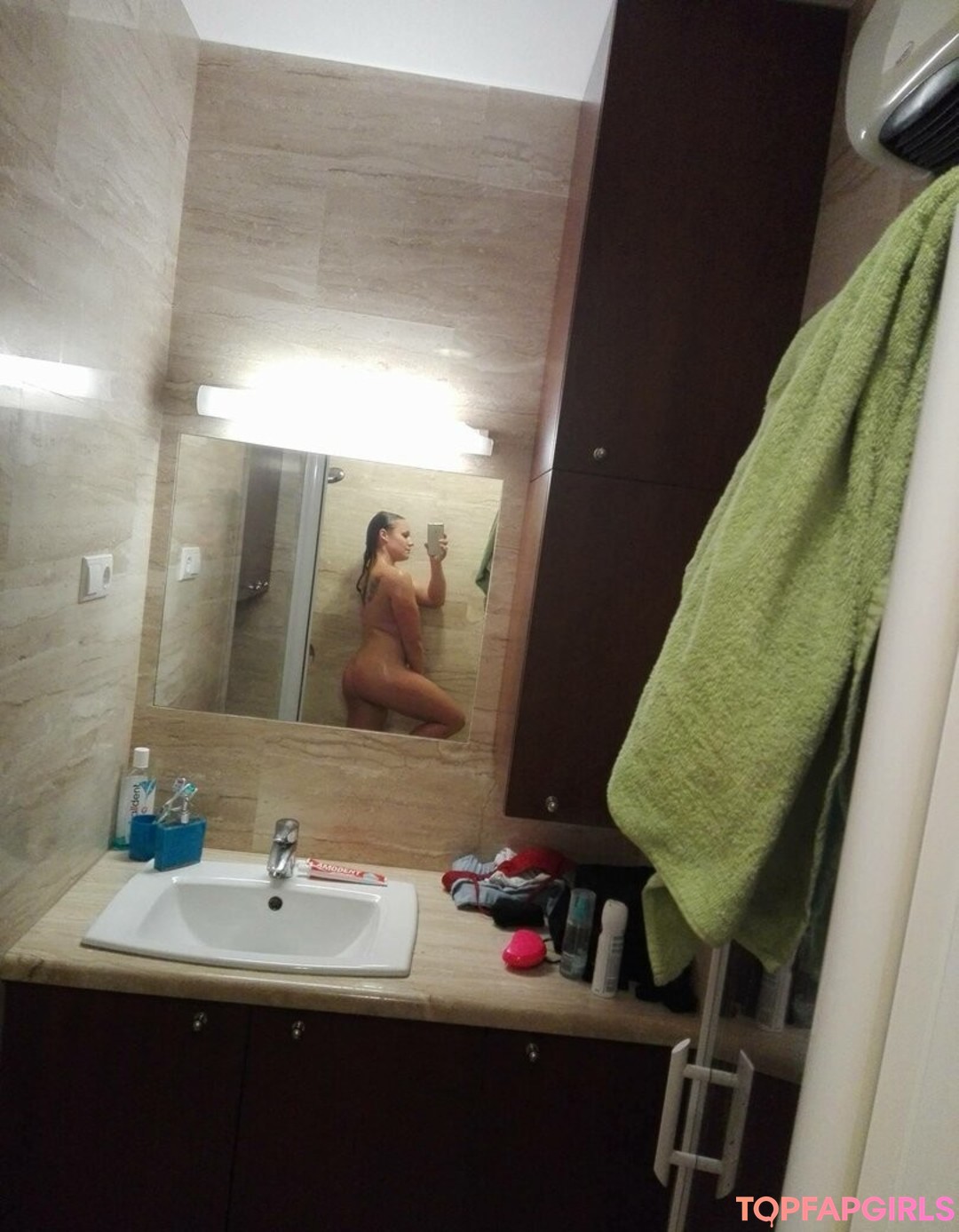 Foto desnuda filtrada de OnlyFans de Zala Megye #13 Foto desnuda filtrada de OnlyFans de Zala Megye #13