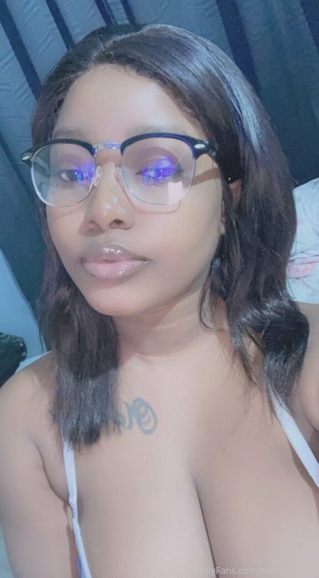 Foto desnuda filtrada de OnlyFans de Teenypie