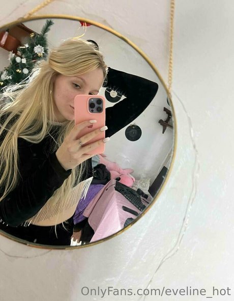 Foto desnuda filtrada de OnlyFans de Evelinehot