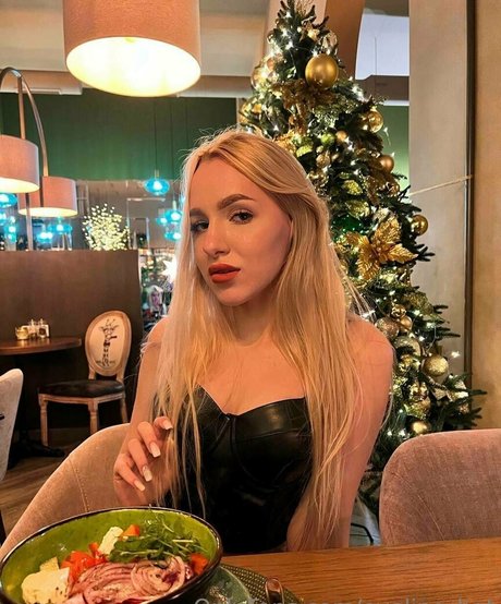 Eveline_hot