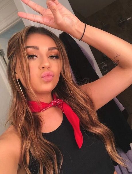 Andrea Russett