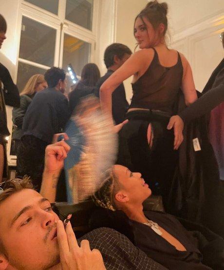 Foto desnuda filtrada de OnlyFans de Charlotte Lawrence