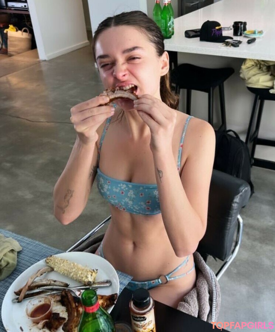 Foto desnuda filtrada de OnlyFans de Charlotte Lawrence #179 Foto desnuda filtrada de OnlyFans de Charlotte Lawrence #179