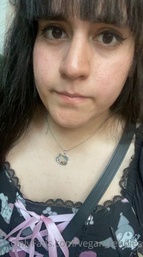 Foto desnuda filtrada de OnlyFans de Vegantendies