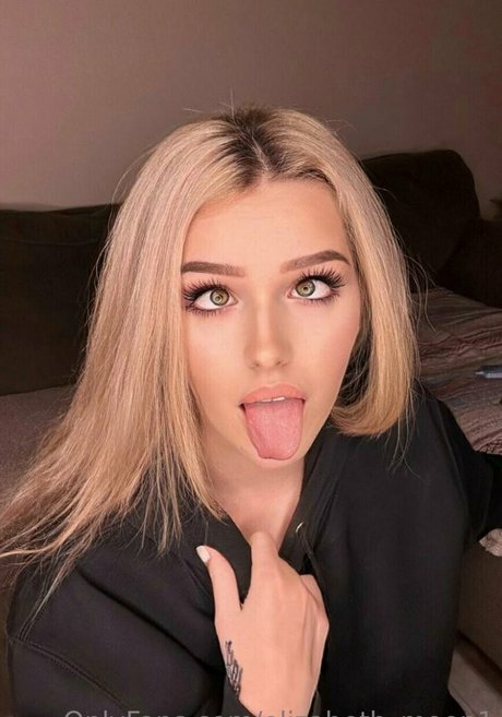 Elizabeth_moon1