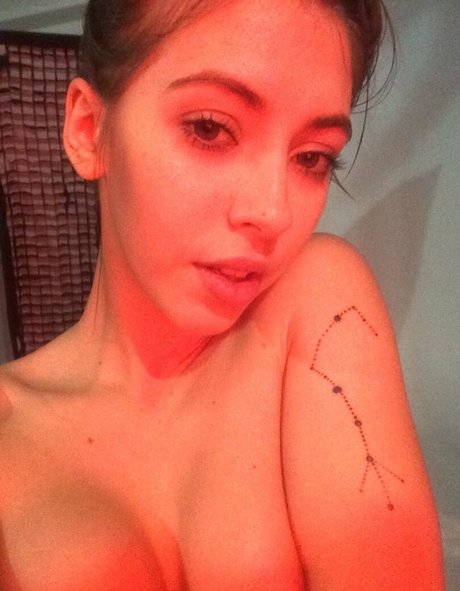 Foto desnuda filtrada de OnlyFans de Avery Nona