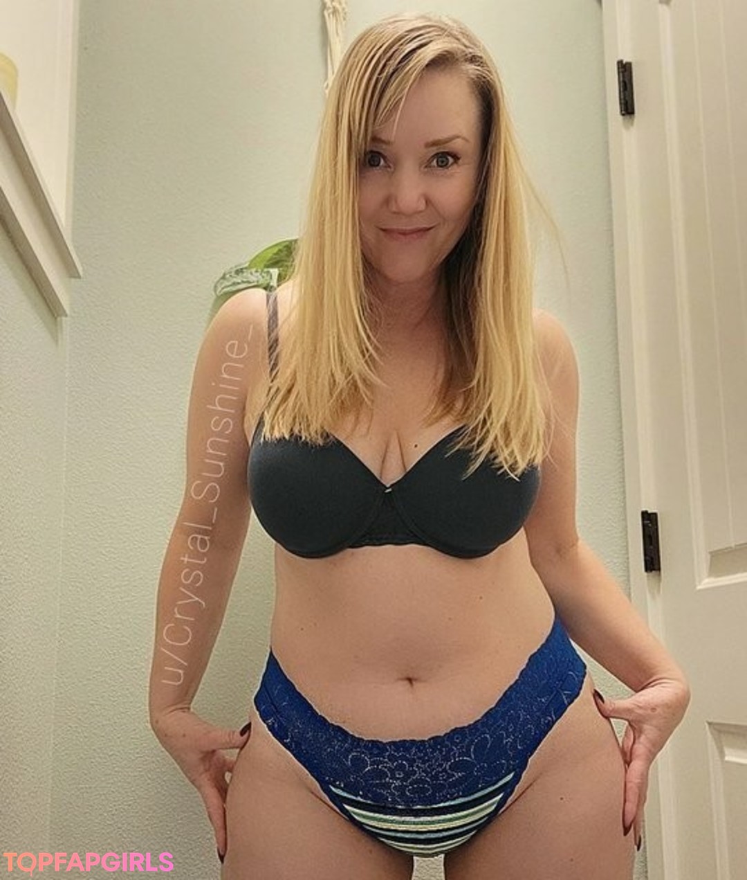 Foto desnuda filtrada de OnlyFans de Crystal Sunshine #210 Foto desnuda filtrada de OnlyFans de Crystal Sunshine #210