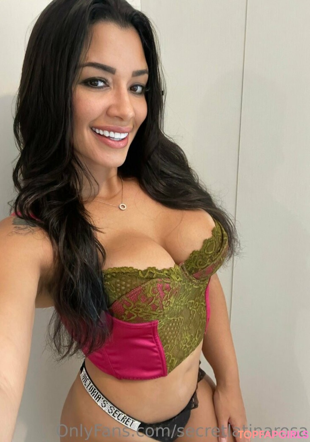 Foto desnuda filtrada de OnlyFans de Secretlatinarosa #16 Foto desnuda filtrada de OnlyFans de Secretlatinarosa #16