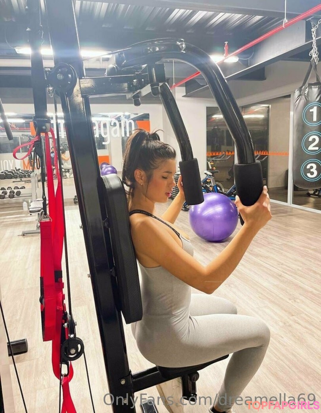 Foto desnuda filtrada de OnlyFans de Dreamella69 #55 Foto desnuda filtrada de OnlyFans de Dreamella69 #55