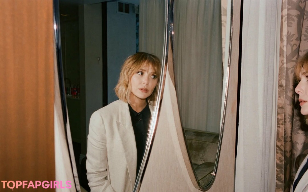 Foto desnuda filtrada de OnlyFans de Elizabeth Olsen #145 Foto desnuda filtrada de OnlyFans de Elizabeth Olsen #145