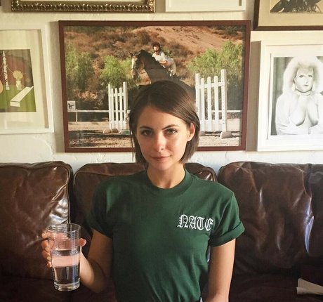 Willa Holland