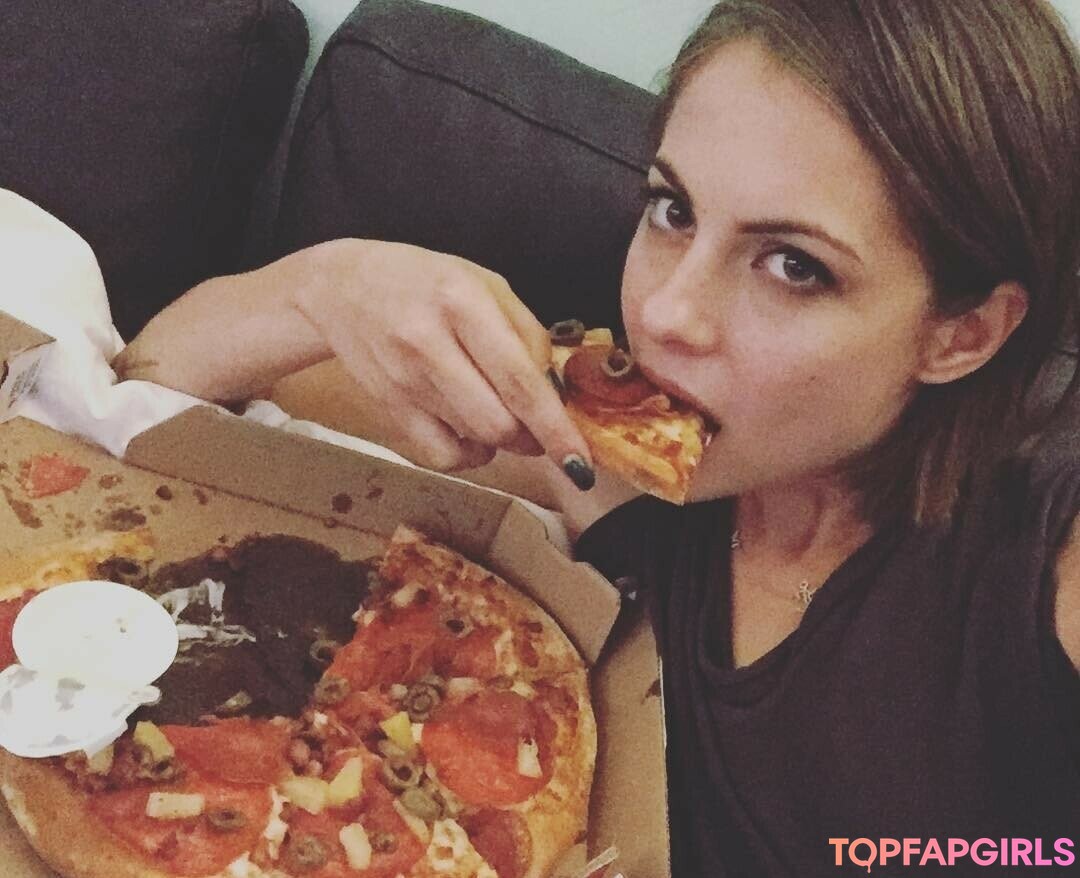 Foto desnuda filtrada de OnlyFans de Willa Holland #177 Foto desnuda filtrada de OnlyFans de Willa Holland #177