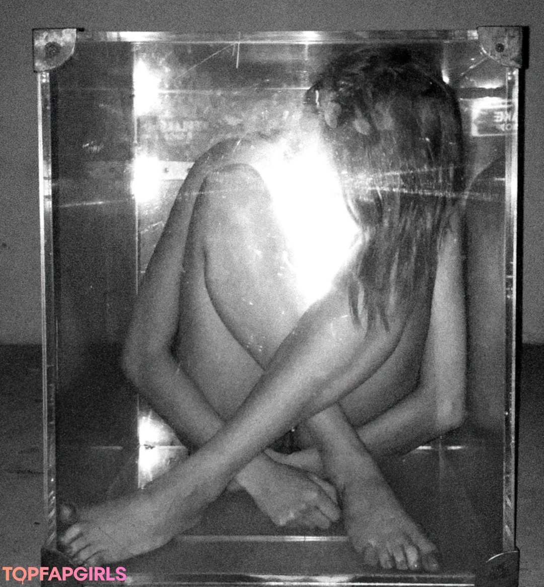 Foto desnuda filtrada de OnlyFans de Willa Holland #42 Foto desnuda filtrada de OnlyFans de Willa Holland #42