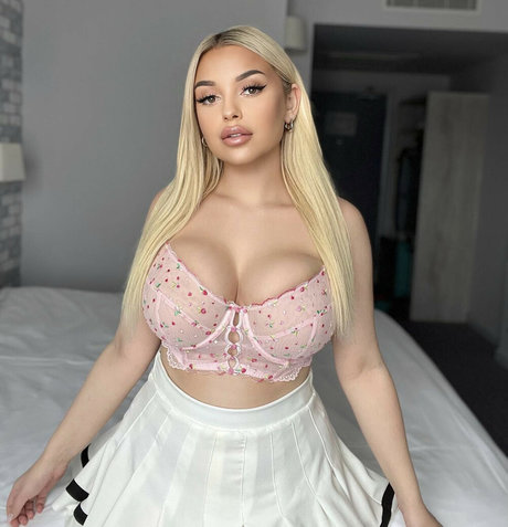 Foto desnuda filtrada de OnlyFans de Miawills1998