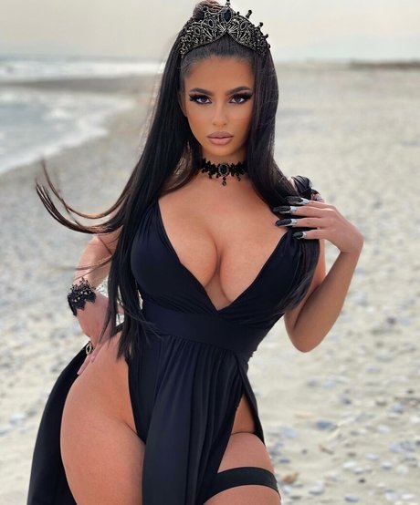 Foto desnuda filtrada de OnlyFans de Eva Savagiou