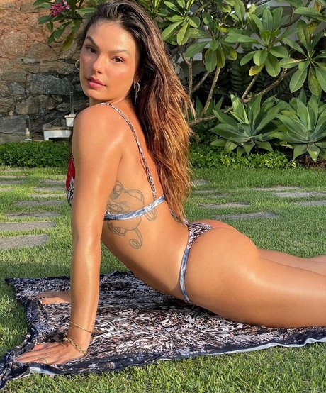 Isis Valverde