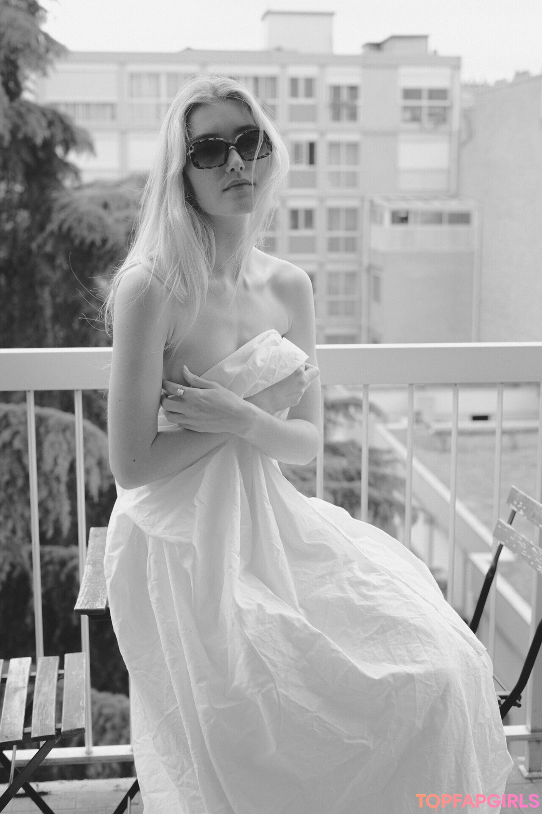 Foto desnuda filtrada de OnlyFans de Oceane Le Ny #404 Foto desnuda filtrada de OnlyFans de Oceane Le Ny #404