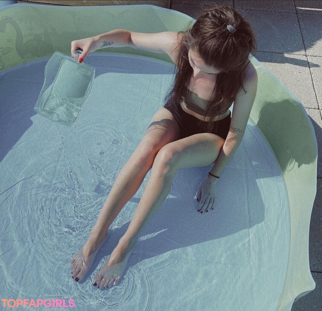 Foto desnuda filtrada de OnlyFans de Doddleoddle #15 Foto desnuda filtrada de OnlyFans de Doddleoddle #15
