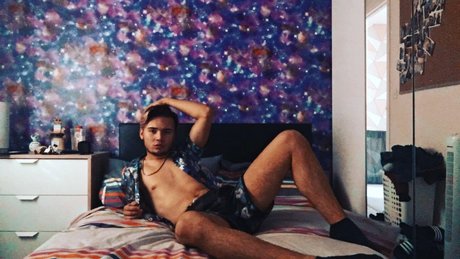 Foto desnuda filtrada de OnlyFans de Lewis