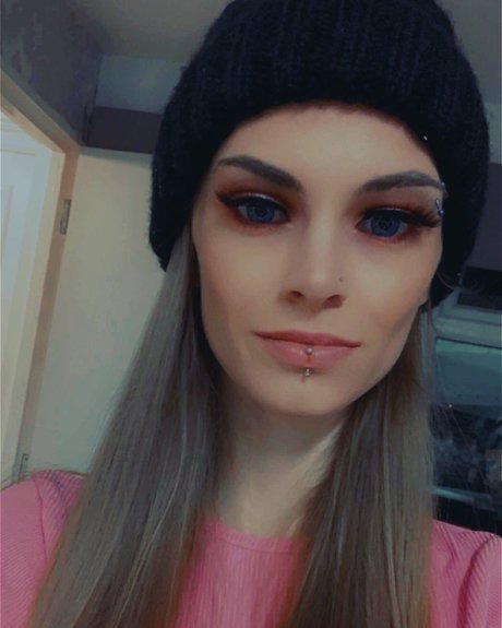 Foto desnuda filtrada de OnlyFans de Chloe Neale