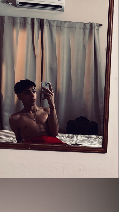 Foto desnuda filtrada de OnlyFans de     