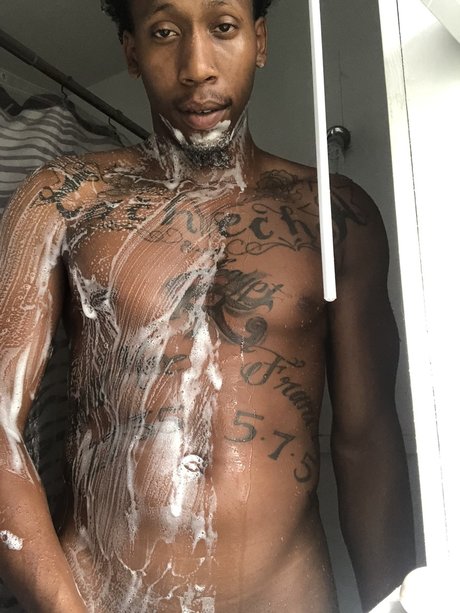 Foto desnuda filtrada de OnlyFans de George