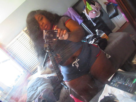 Foto desnuda filtrada de OnlyFans de Leira Foxx