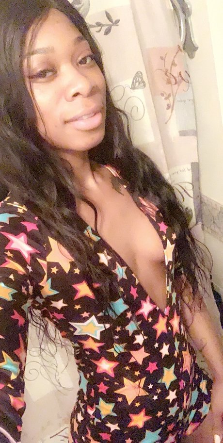 Foto desnuda filtrada de OnlyFans de Leeshadiamond