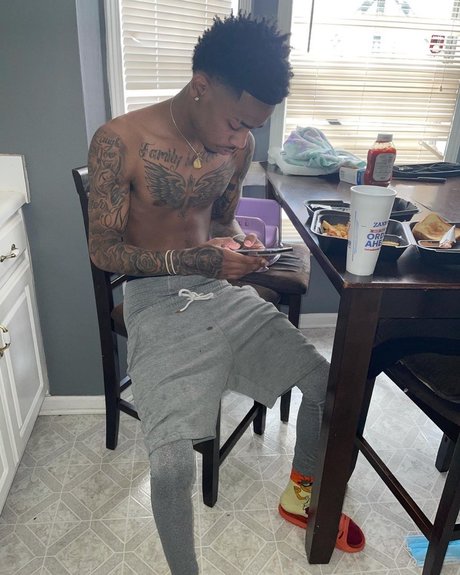 Foto desnuda filtrada de OnlyFans de Lee