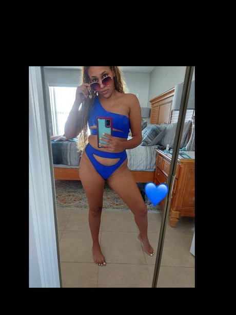 Foto desnuda filtrada de OnlyFans de L29