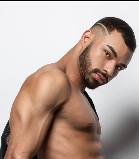 Foto desnuda filtrada de OnlyFans de Leandro Uk