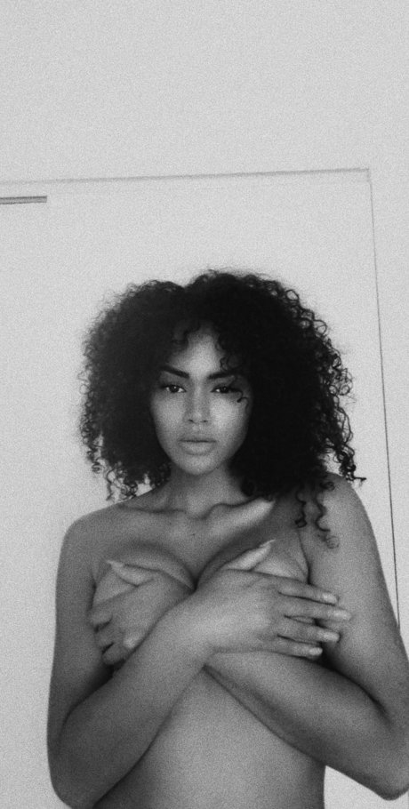 Foto desnuda filtrada de OnlyFans de Lea Lalay