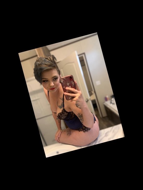 Foto desnuda filtrada de OnlyFans de Leah Baby