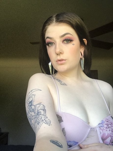 Foto desnuda filtrada de OnlyFans de Leah Beah