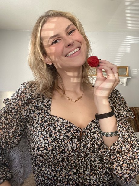 Foto desnuda filtrada de OnlyFans de Luna Mika