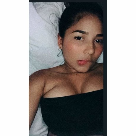 Foto desnuda filtrada de OnlyFans de Laura